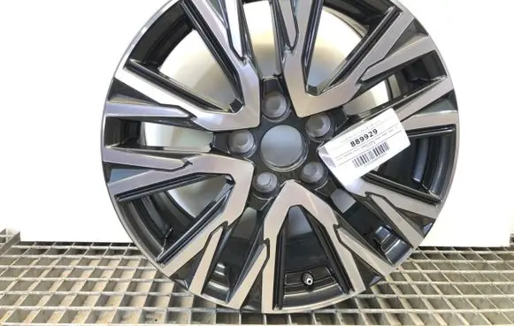 Toyota Yaris Cross R17 alloy rim 