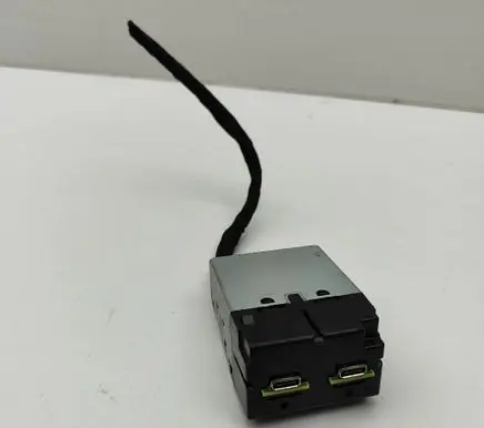 Volvo XC40 USB socket connector 32375814