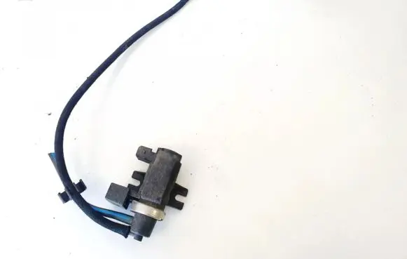 BMW X5 E53 Turbo solenoid valve 72279600 2247906