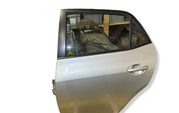 Toyota Auris 150 Rear door