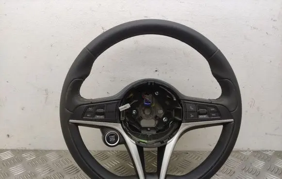 Alfa Romeo Giulia Steering wheel 37492 1049925C66F 01561262900