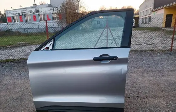 Ford Explorer VI Front door