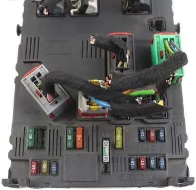 Citroen C3 Fuse module 9650585680 S118085300J BSIF0100