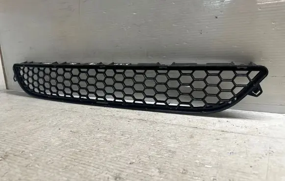 Volvo S60 Front bumper lower grill 30795021