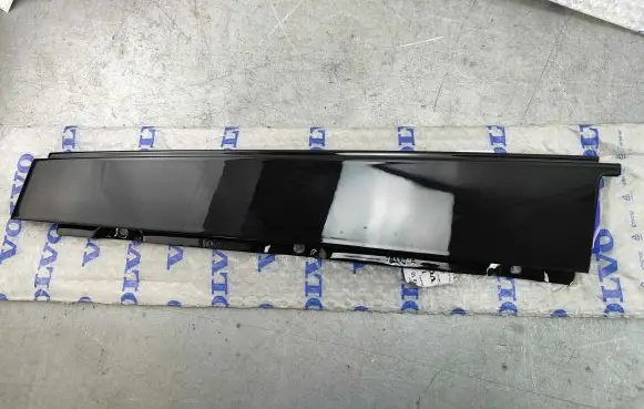 Volvo XC70 Rear door glass trim molding 30799058 30649547