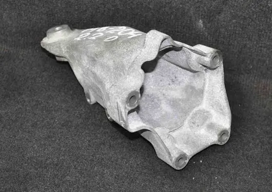 Mercedes-Benz C W204 Engine mounting bracket A6512233404