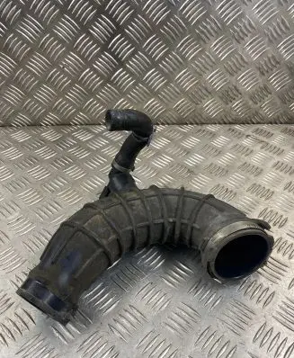 Audi A8 S8 D4 4H Air intake hose/pipe 4H0129572