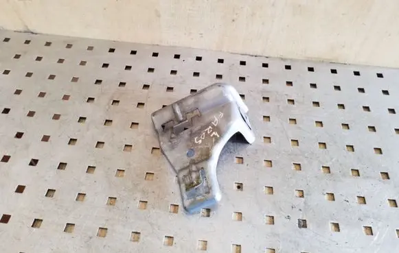Toyota Corolla E120 E130 Headlight/headlamp mounting bracket