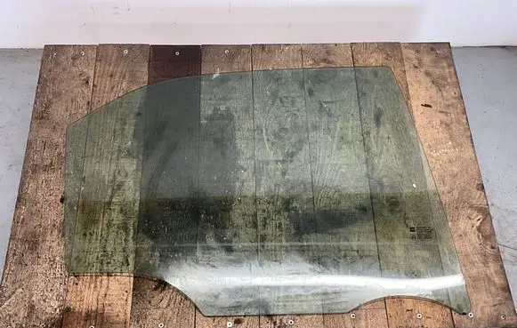 Cadillac CTS Rear door window glass 43R004585 DOT615M35VAS2 E000214