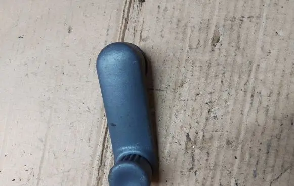 Renault Espace III Rear door window winding handle 7700811387