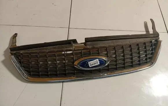 Ford Mondeo MK IV Front grill 7S718200D