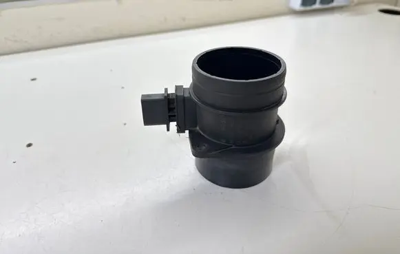 Volkswagen Transporter - Caravelle T5 Mass air flow meter 0281002735 03G906461C