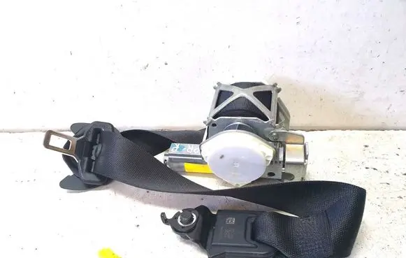 Mercedes-Benz C W204 Front seatbelt 34054704