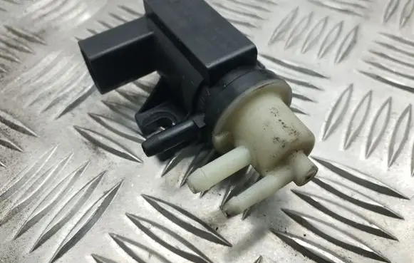 Audi A3 S3 A3 Sportback 8P Turbo solenoid valve 1K0906627A