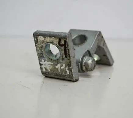 Skoda Octavia Mk2 (1Z) Rear door lower hinge 6Y0833401C
