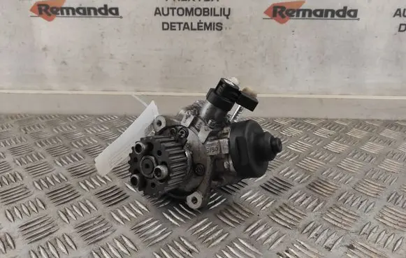 Volkswagen PASSAT CC Fuel injection high pressure pump 03L130755L 0445010526