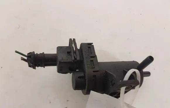 Nissan Qashqai+2 Turbo solenoid valve 8200762162