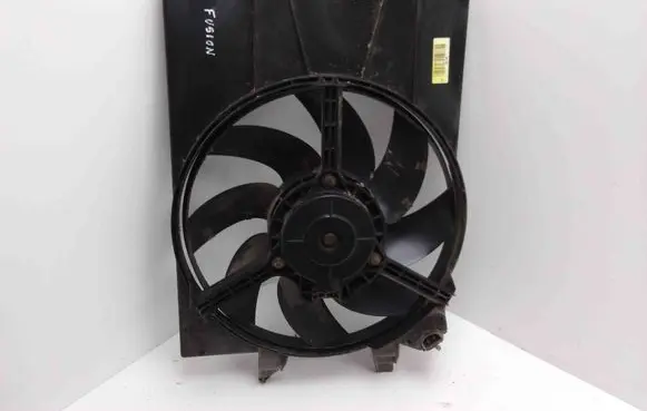 Ford Fusion Radiator cooling fan shroud