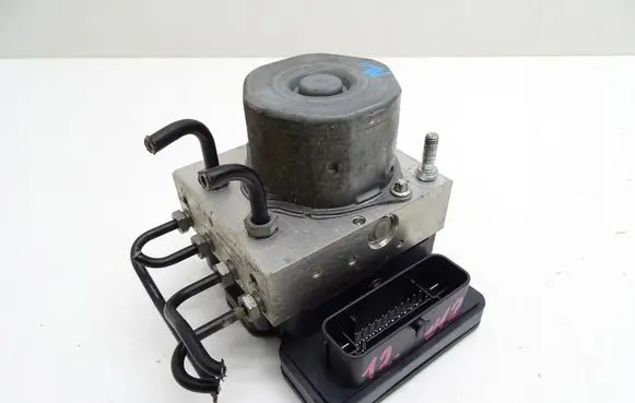 Mercedes-Benz A W176 ABS Pump A0004311500
