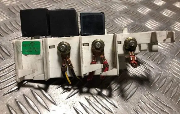 Volkswagen Polo III 6N 6N2 6NF Fuse box set 6X0937403