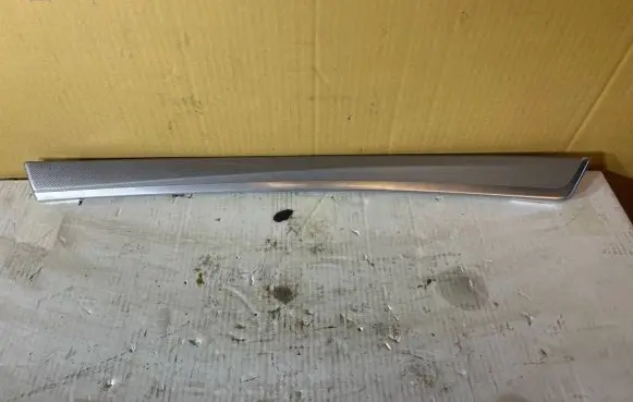BMW 5 F10 F11 Other front door trim element 8050163