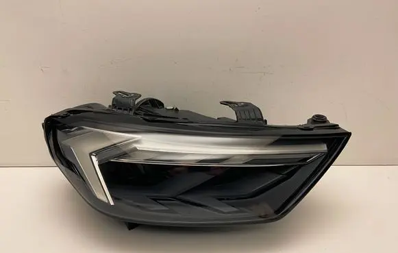 Audi A1 Headlight/headlamp 82A941034D 90106083