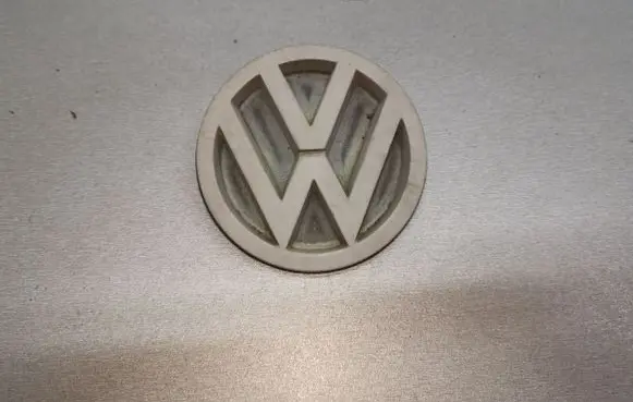 Volkswagen PASSAT B3 Manufacturer badge logo/emblem 357853601 357853601B
