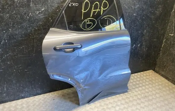 Lexus LBX Rear door