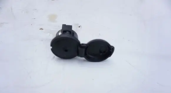 Mercedes-Benz ML W164 AUX in-socket connector 