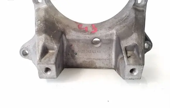 Mercedes-Benz CLS C219 Gearbox mounting bracket A2112420340