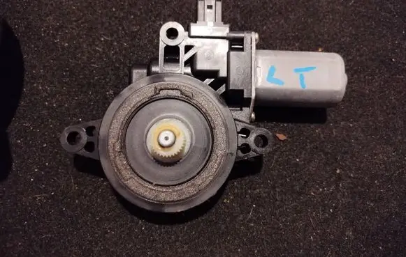 Mazda 3 II Rear door window regulator motor D01G5958X CM012020