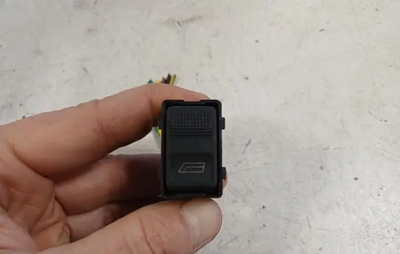 Audi A6 S6 C4 4A Electric window control switch