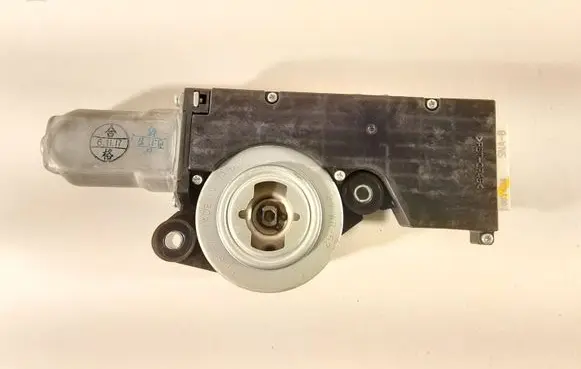 Honda Civic Sunroof motor/actuator SNAA70001 NH220L 08Y6D4