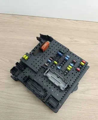 Volvo XC90 Fuse module 31314469 11W034 28242073