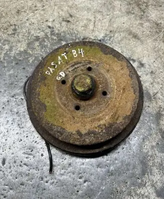 Volkswagen PASSAT B4 Drum brake (rear) 