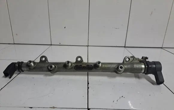 BMW 3 E46 Fuel main line pipe 7787164 030752 0445214030