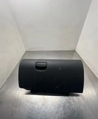 Subaru Legacy Glove box