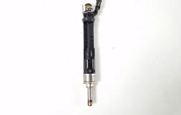Mercedes-Benz CLA C118 X118 Fuel injector A2820701000