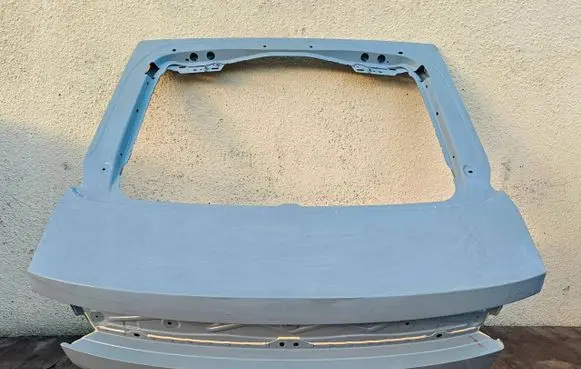Polestar 2 Truck tailgate