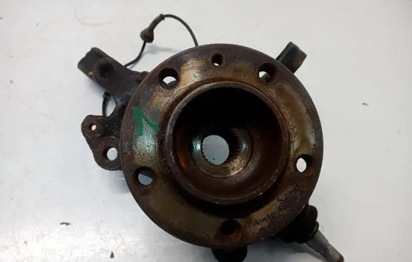 Renault Master III Front wheel hub spindle knuckle LEWY