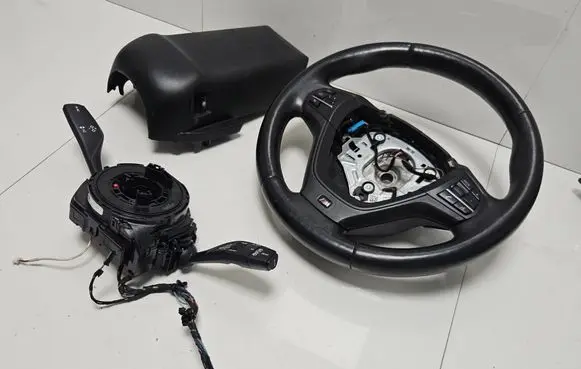 BMW X3 F25 Steering wheel 9330569