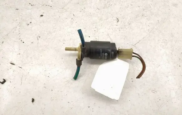 Volkswagen Golf IV Windshield washer spray nozzle 191955651