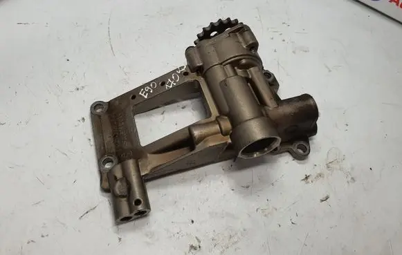 BMW 3 E90 E91 Oil pump 7792945 11417792945 7805815
