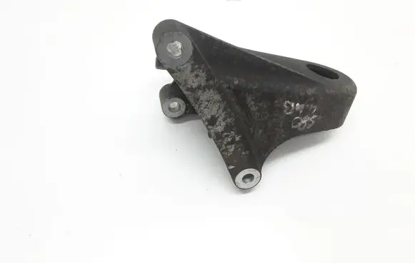 Volvo XC90 Engine mounting bracket 30680588