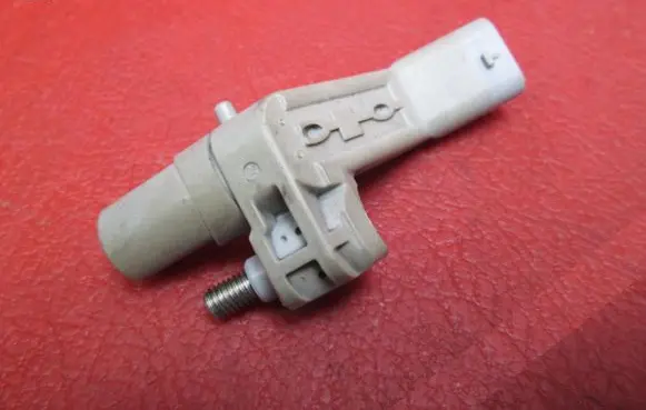 Volkswagen Golf VII Crankshaft position sensor 04C906433A