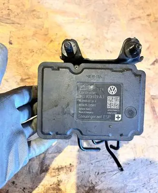 Volkswagen Golf VI ABS Pump 1K0907379AJ