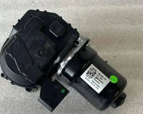 Audi A6 S6 C8 4K Front wiper linkage and motor 8B1955119