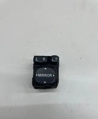 Lexus IS 220D-250-350 Wing mirror switch 183575