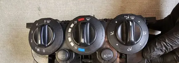 Mercedes-Benz A W168 Climate control unit 1688302285