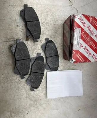 Toyota Avensis T270 Brake pads (front) 044650F012 477AR2